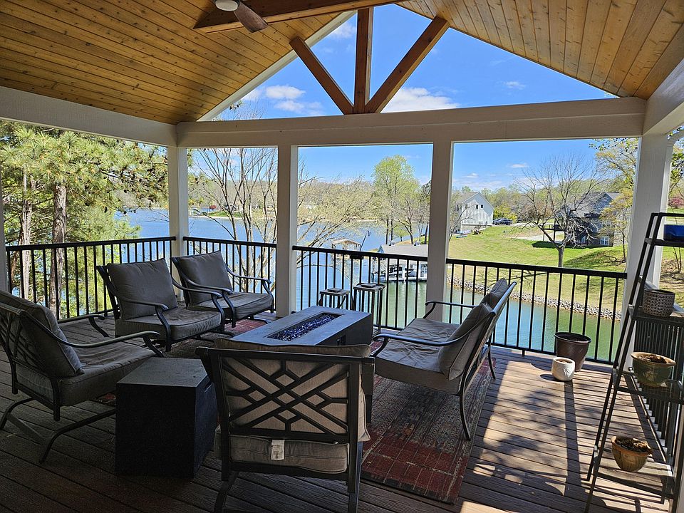 1st image of 1005 Country Lake Dr