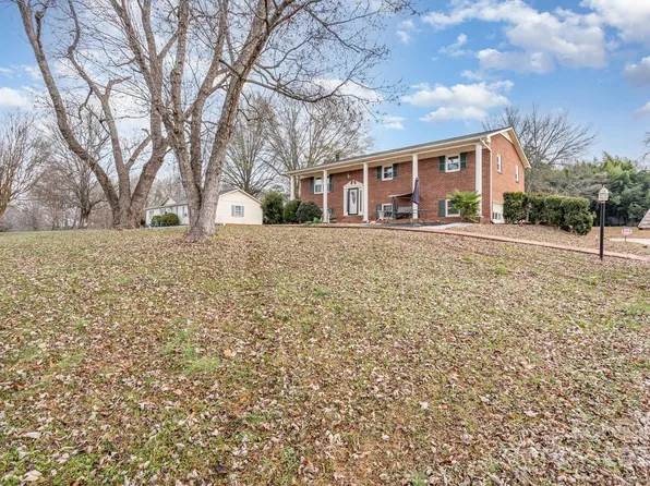 2128 23rd Street Ct NE, Hickory, NC 28601