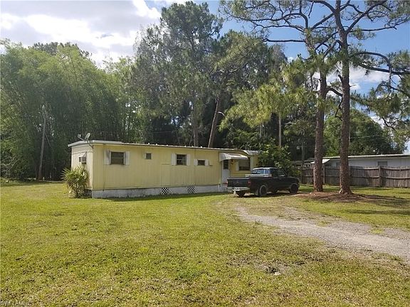 3rd image of 18441 Wayne Dr