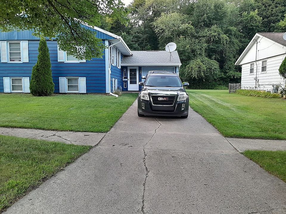 2nd image of 603 E Broadwell St