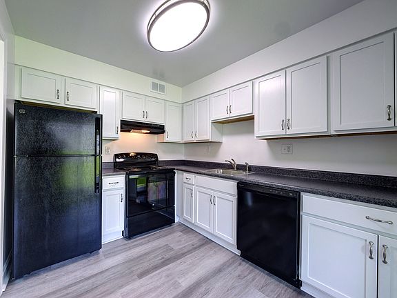 3rd image of 173 Doorstone Dr #7009B
