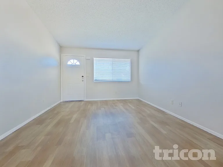 7044 W Taylor St — Photo 2