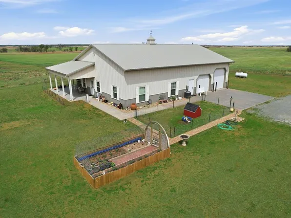 11763 N 1820th Rd, Sayre, OK 73662