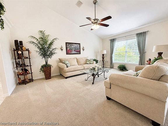 4th image of 701 Barcelona Dr
