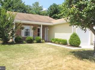 17 Fairfax Dr, Mount Laurel, NJ 08054