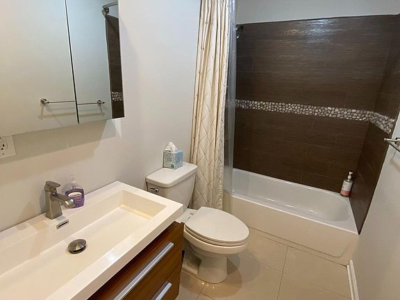5th image of 1343 Lombard St #D