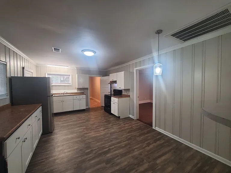 3104 Carlton Ave — Photo 5