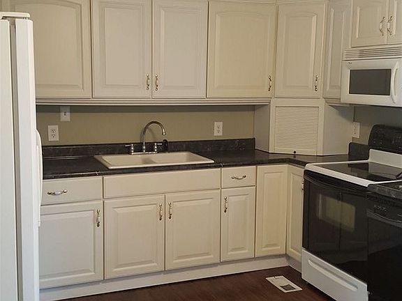 2nd image of 1007 Mount Vernon Cir