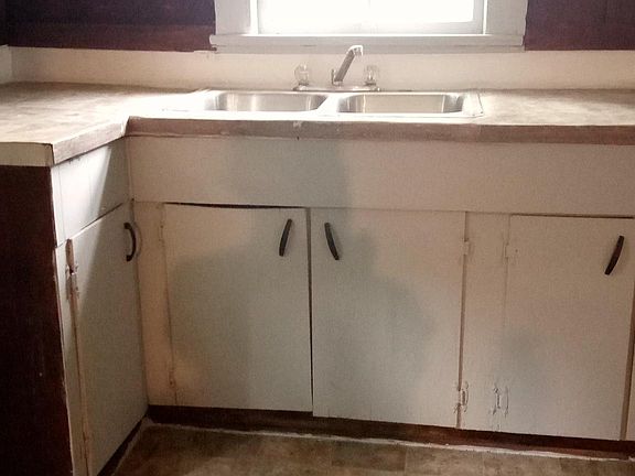 Left side of Kitchen