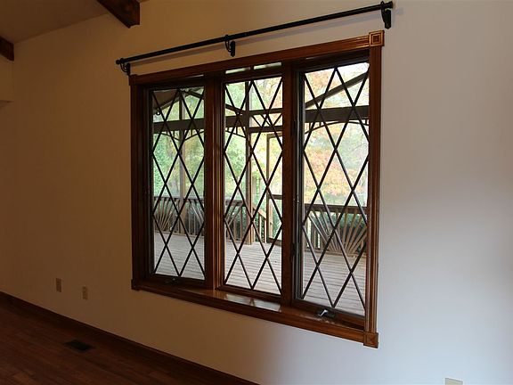 3rd image of 5275 E State Road 46