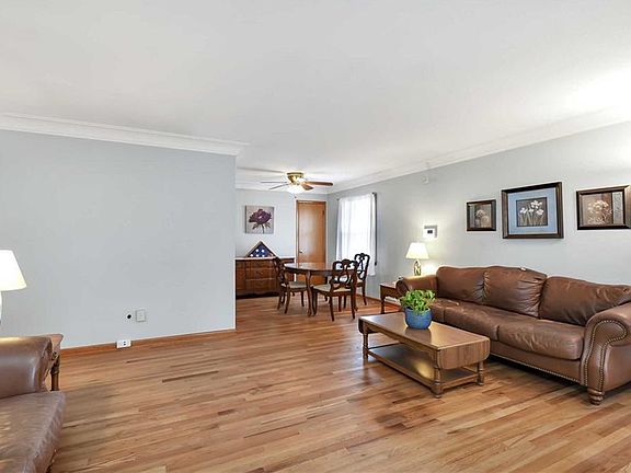 4th image of 9748 Memphis Villas Blvd