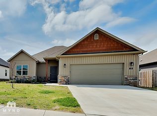 1141 Sunshine Ct, Centerton, AR 72719