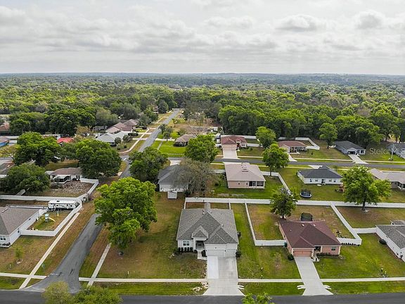 3rd image of 315 Woods Landing Dr