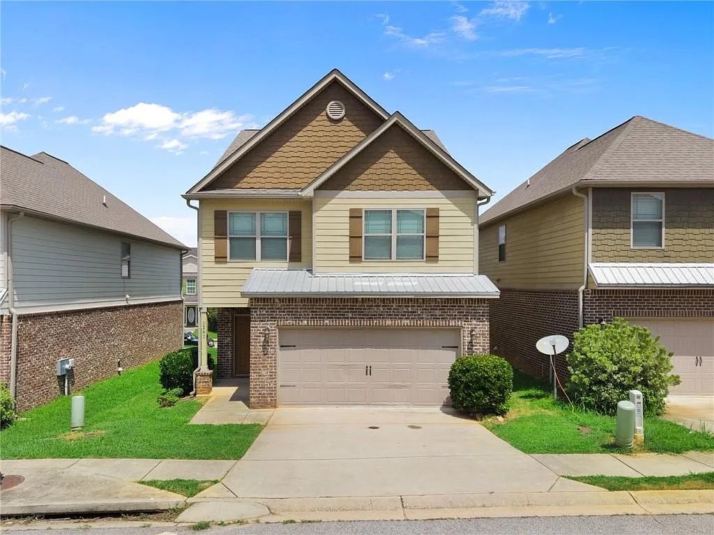 4 bed, 2.5 bath, 2023 sqft, $2,090 — Photo 1