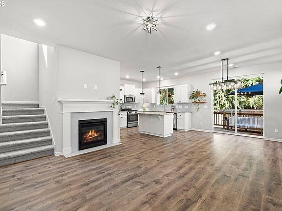 3rd image of 4255 SW Redfern Ave