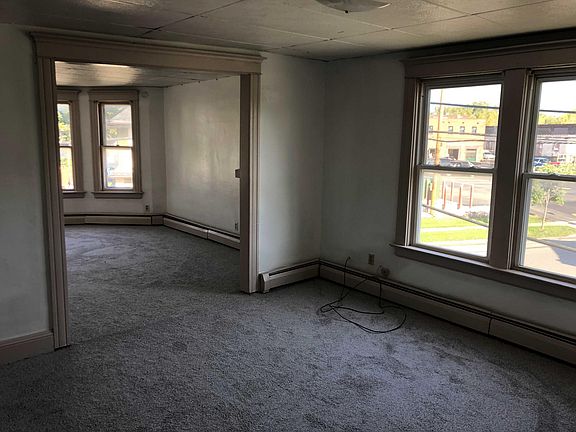 2nd image of 19 Grote St APT 2