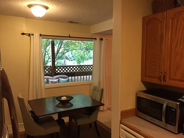822 Ward St — Photo 5