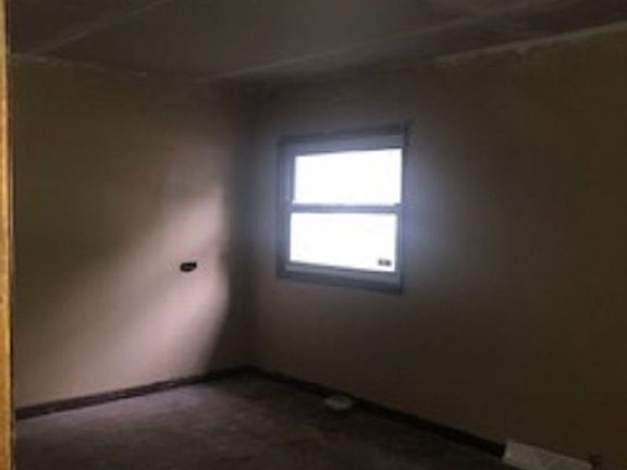3rd image of 2401 Kerslake Ct