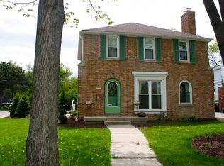 10303 W Wisconsin Ave, Wauwatosa, WI 53226