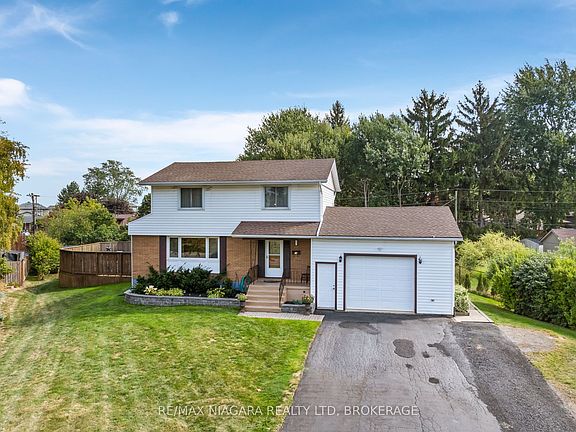 2nd image of 28 Thorncrest Rd