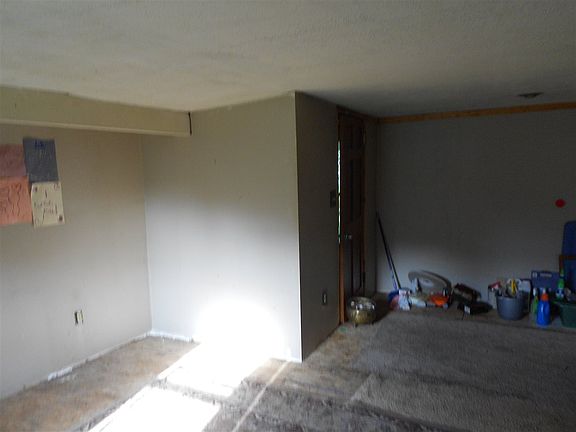 4th image of 5456 N Oak Dr