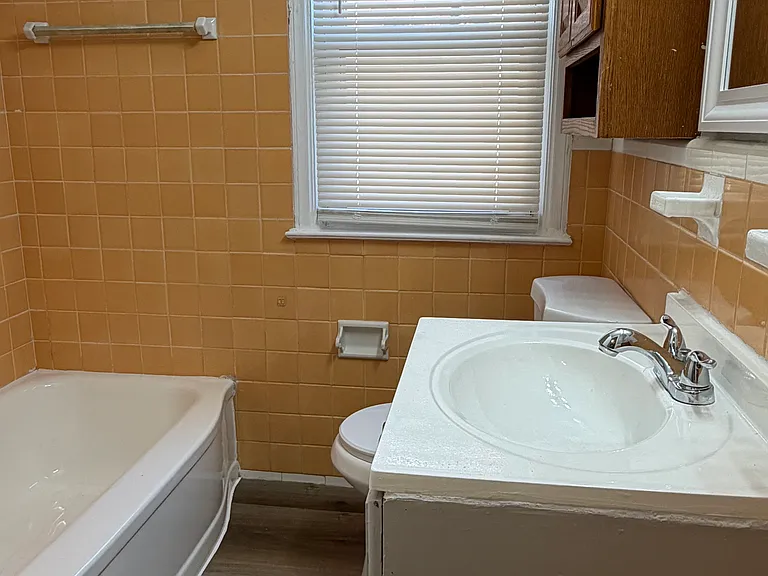 20451 Wexford St — Photo 12