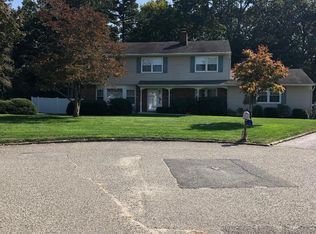 610 Woodside Pl, Toms River, NJ 08753