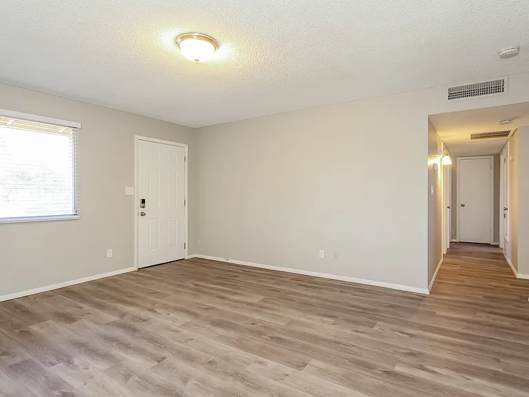 624 E Malibu Dr — Photo 7