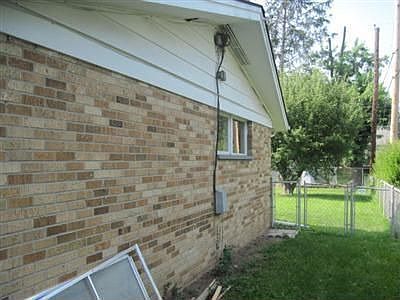 5th image of 105 Brownstone Dr