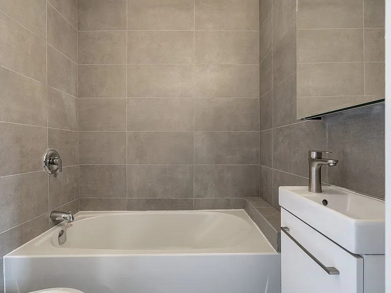 28 Maynard Ave #50109A-303 — Photo 13