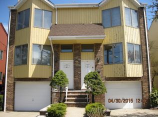 441 Westview Pl, Fort Lee, NJ 07024