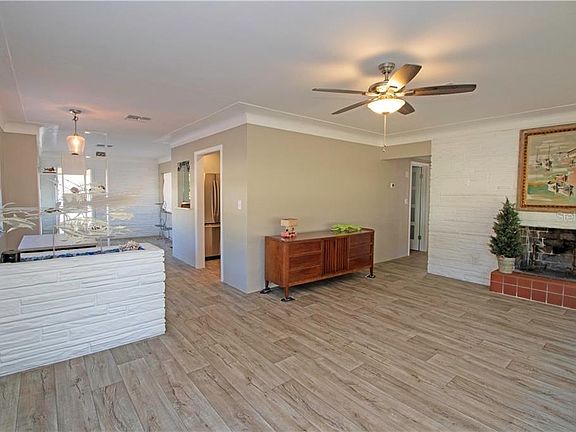 5th image of 6464 Pelican Dr S