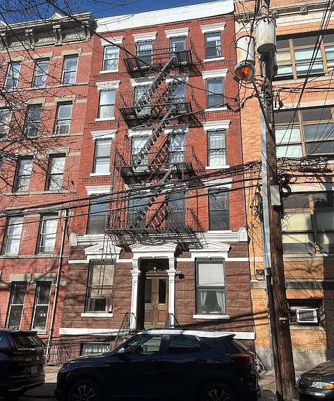 108 Sussex St #6 — Photo 1