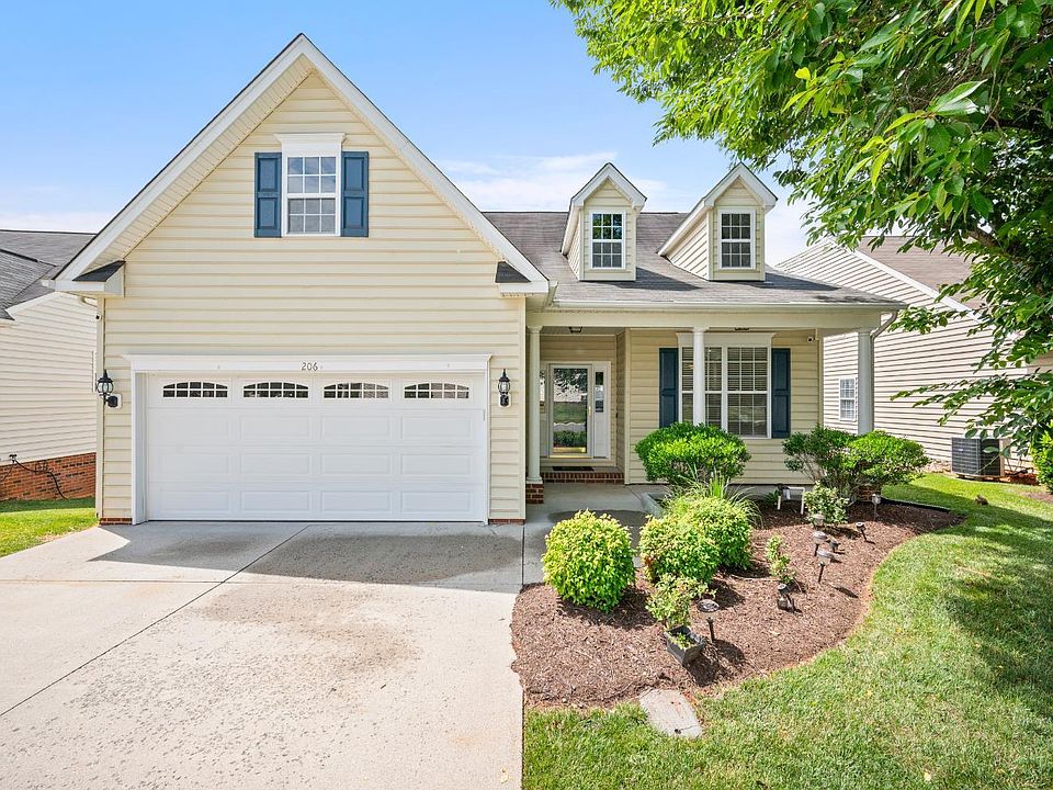 1st image of 206 Paulette Cir