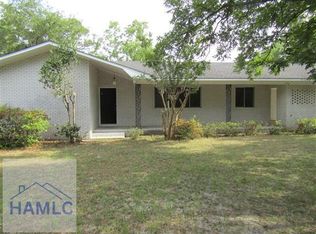 75 Woodlawn Dr, Jesup, GA 31545