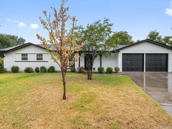 1161 Valley View Dr, Hurst, TX 76053