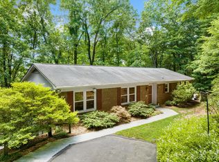 262 Foxhunt Ln, Hendersonville, NC 28791