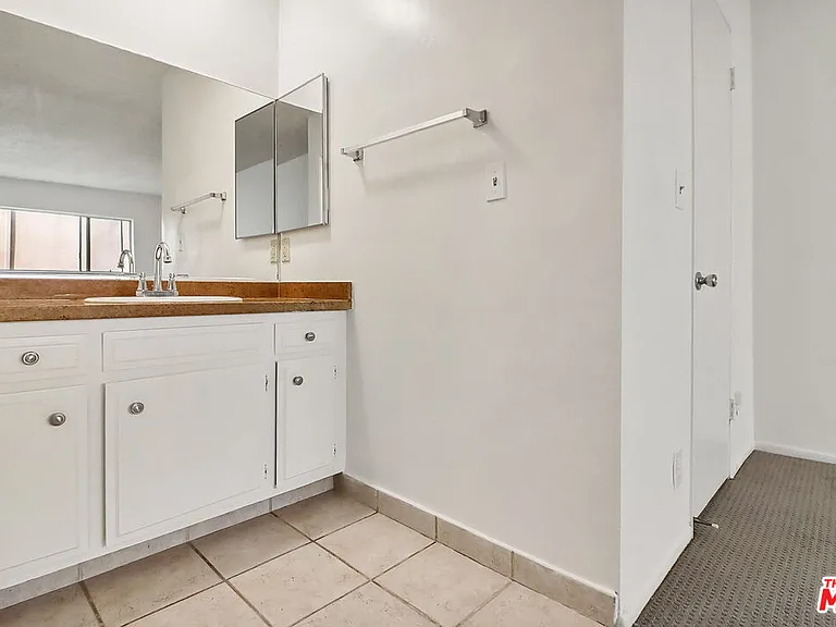 10980 Ohio Ave #101 — Photo 15