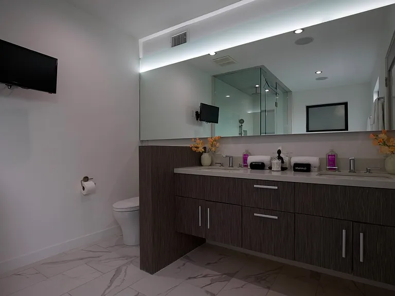2260 Maravilla Dr — Photo 18