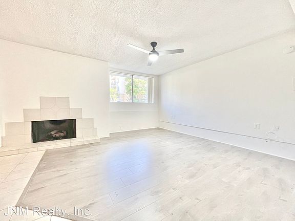 3rd image of 11926 Dorothy St #1A