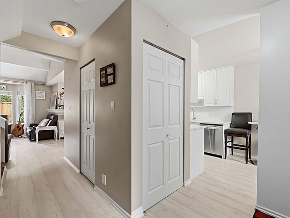 3rd image of 10094 154th St #2