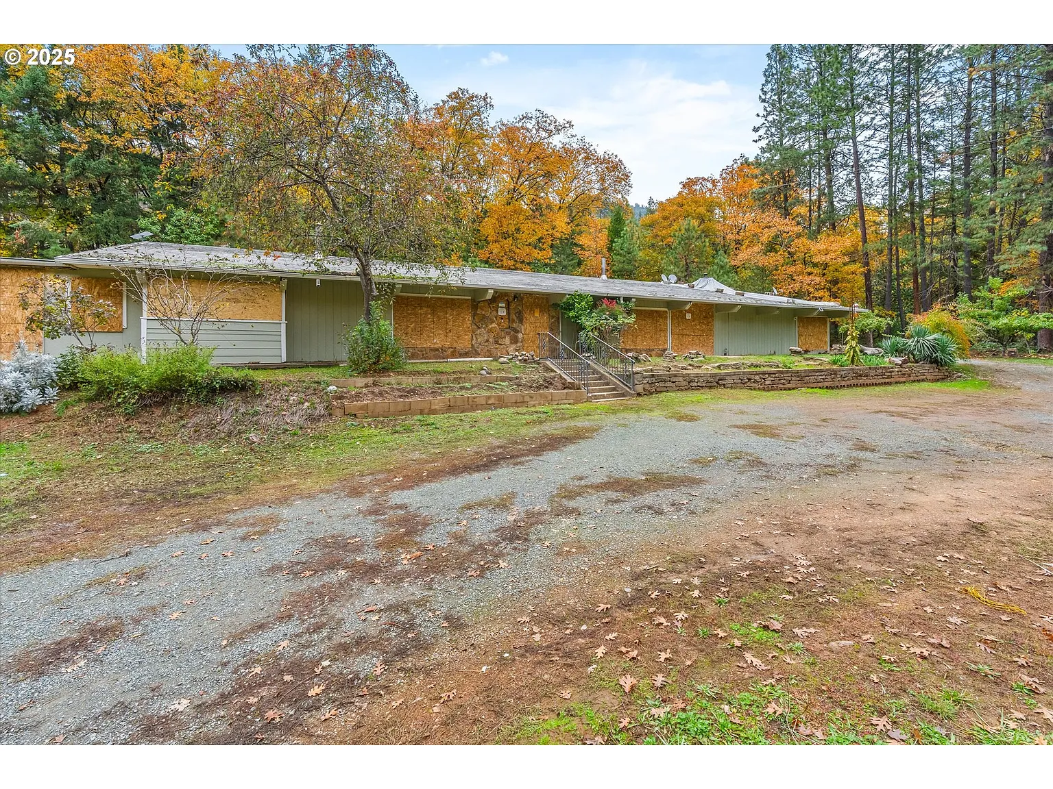 4400 Foothill Blvd photo 1