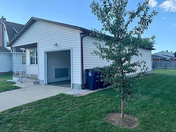 2nd image of 2151 Triplett Blvd