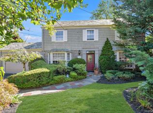 1559 Pebble Lane, Hewlett, NY 11557
