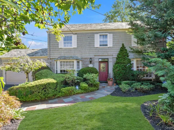 1559 Pebble Lane, Hewlett, NY 11557