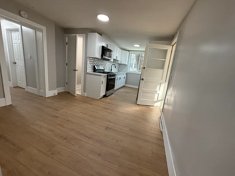 324 Congress Ave #1 — Photo 11