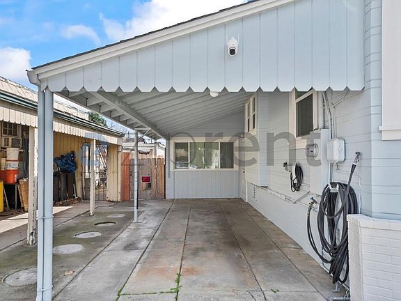 3rd image of 1337 Acacia St #B
