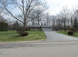 15819 W Mayflower Dr, New Berlin, WI