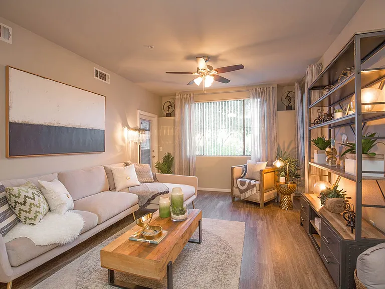 1c1 757 SQFT 1 Bed 1 Bath