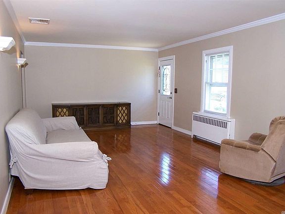 4th image of 386 Collington Dr